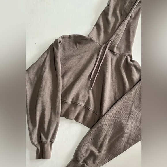 aritzia sweatshirt - Picture 3 of 3